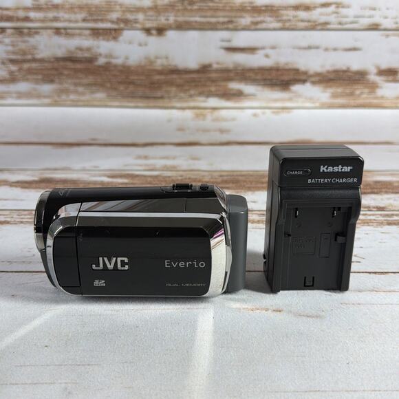 JVC Everio GZ-MS120BU Camcorder w/ Battery & Charger - Pre-owned - Picture 1 of 5